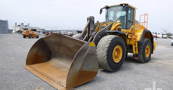 Heavy equipment, cranes, and trucks for sale at Ritchie Bros. Heavy equipment, cranes, and trucks for sale at Ritchie Bros.